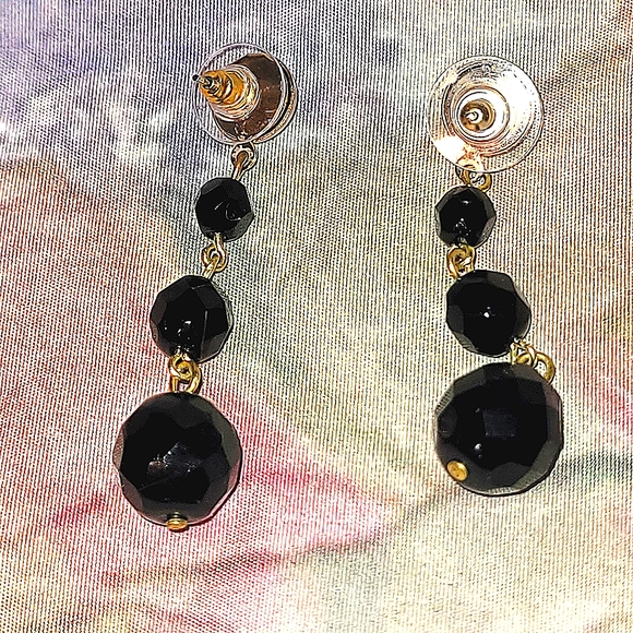 Vintage Graduate Faceted Black Glass Earrings - Picture 3 of 6